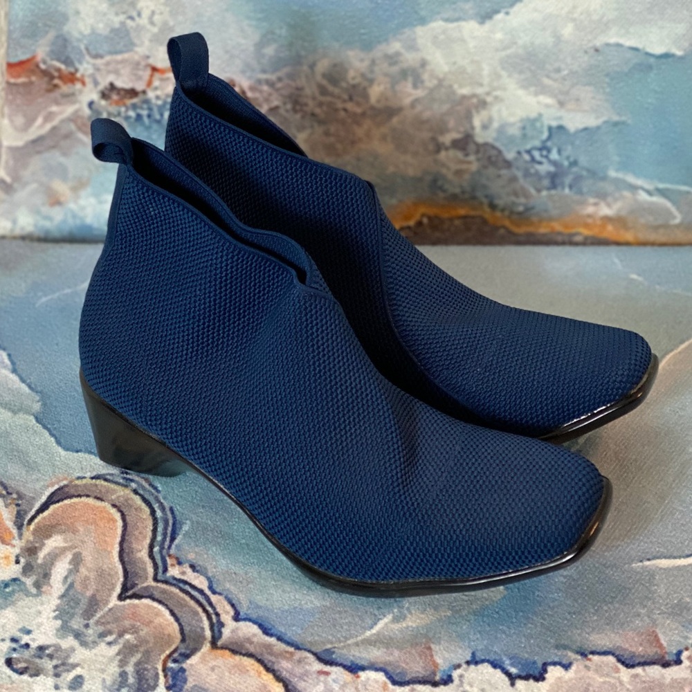 BOUTIQUE knit boots